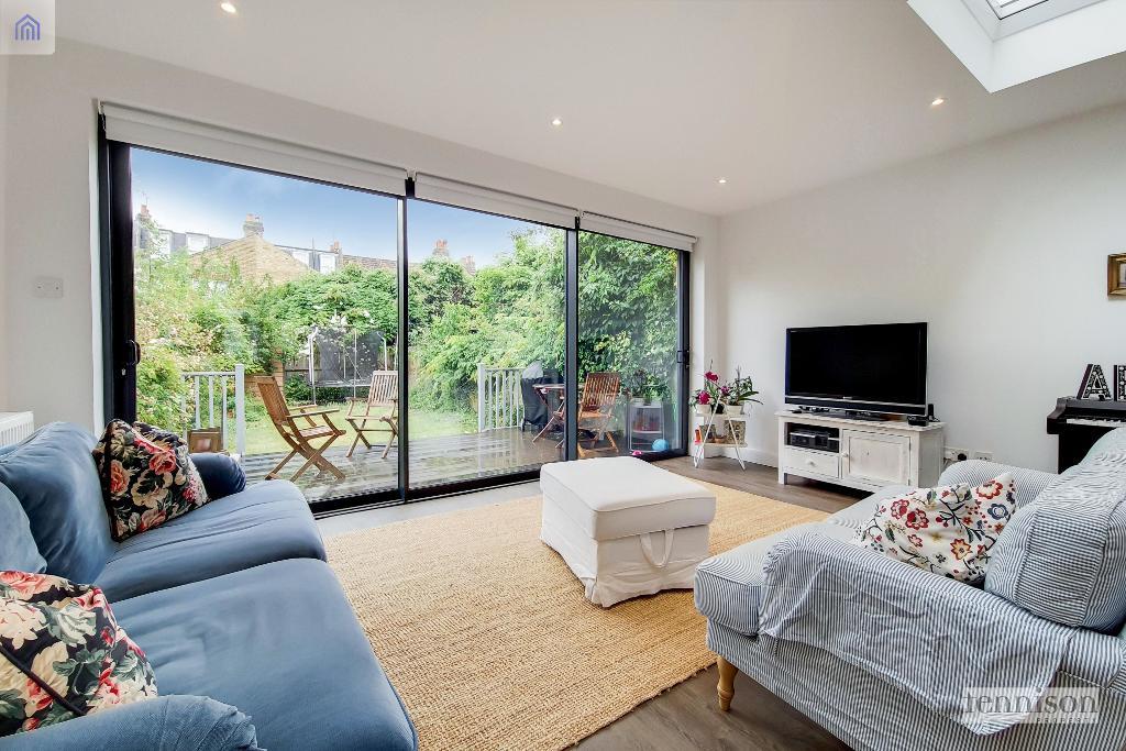 Chatsworth Avenue, Wimbledon Chase, SW20 8JZ