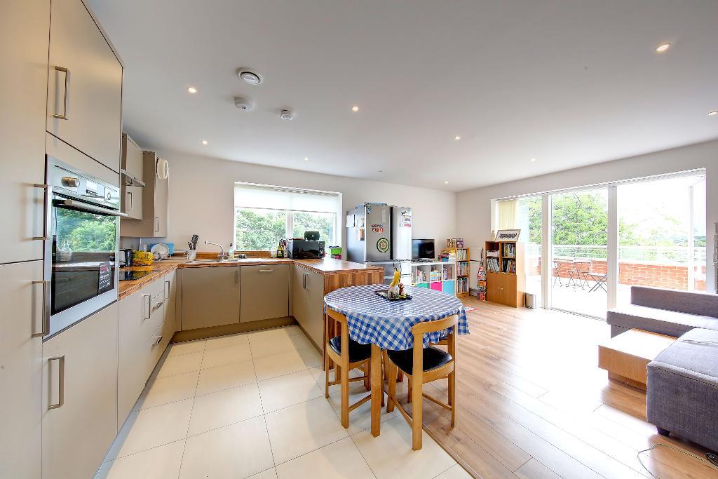 Kingston Road, Wimbledon Chase, SW20 8BU