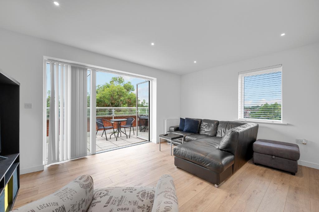 Hero, Kingston Road, Wimbledon Chase, SW20 8BU