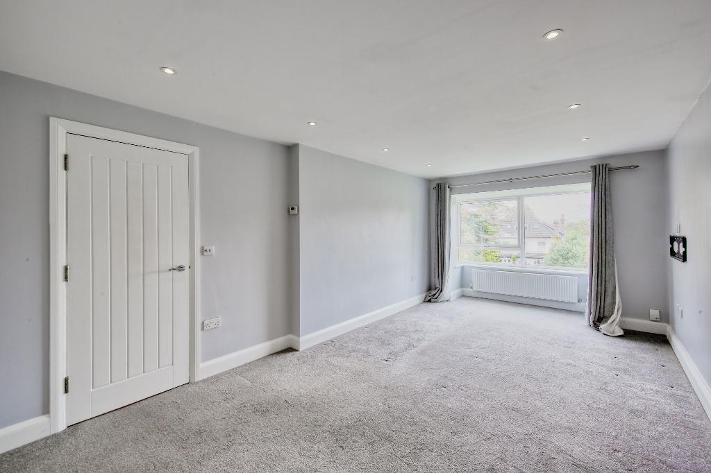 The Avenue, Worcester Park, KT4 7HD