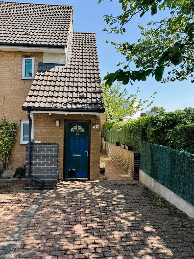 Mollison Drive, Wallington, SM6 9GX