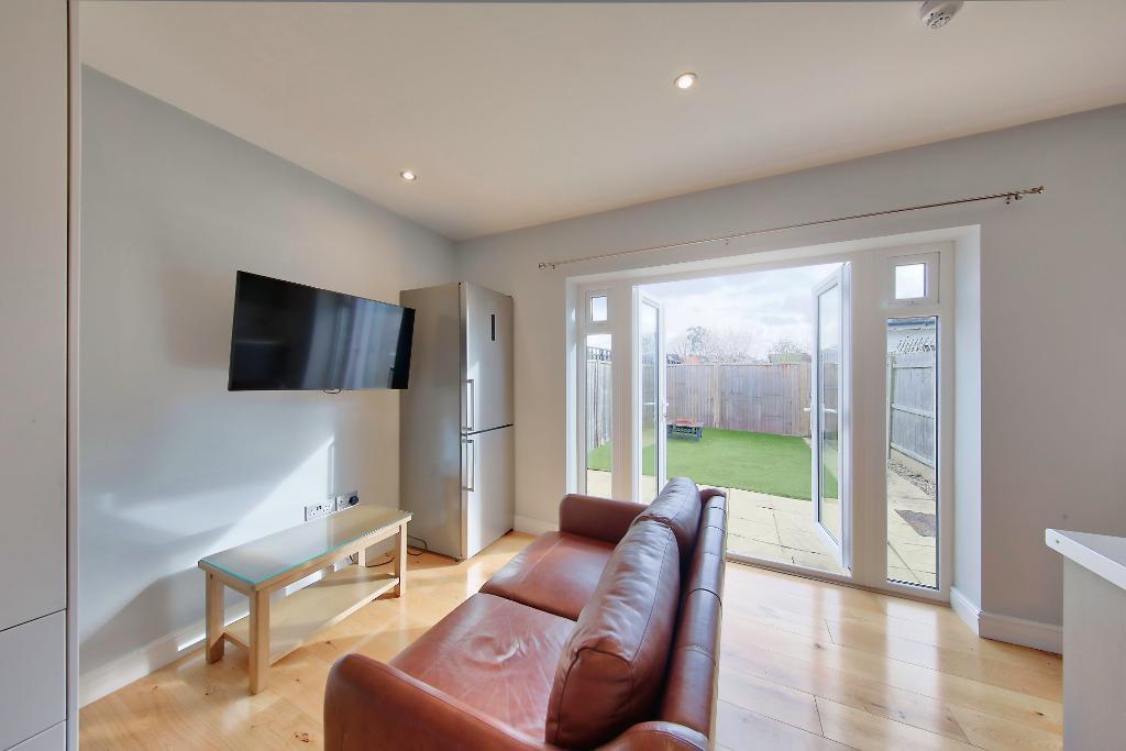 Bushey Road, Wimbledon Chase, SW20 8TE